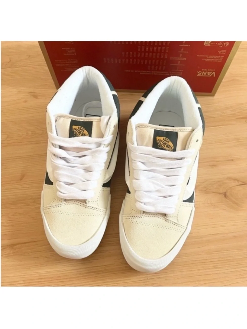 Vans Knu Mid in White and Green Women 8.0 US